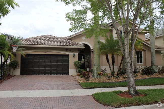 Building Photo - 1342 Crossbill Court