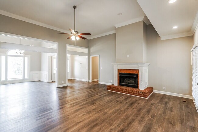 Foto del edificio - 2802 Crazy Horse Ct