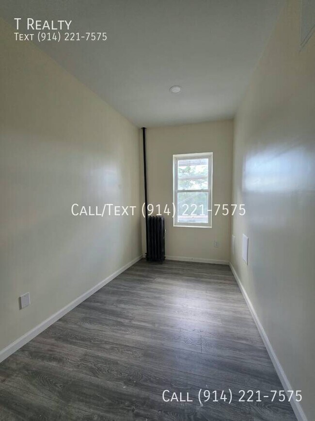 Building Photo - 369 Warburton Ave