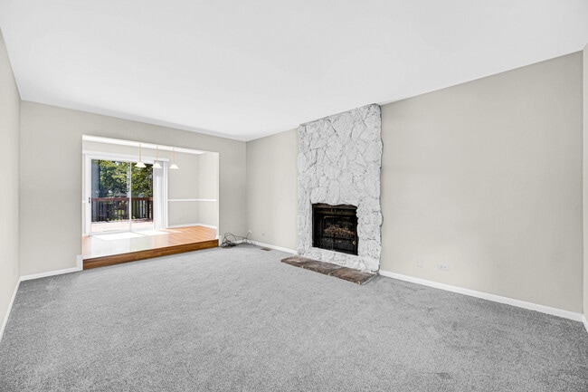 Foto del edificio - 642 Dunham Rd