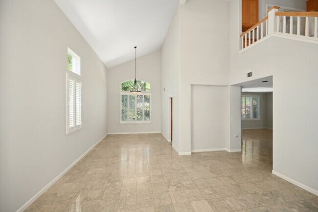 Foto del edificio - 393 Squirrel Ridge Way