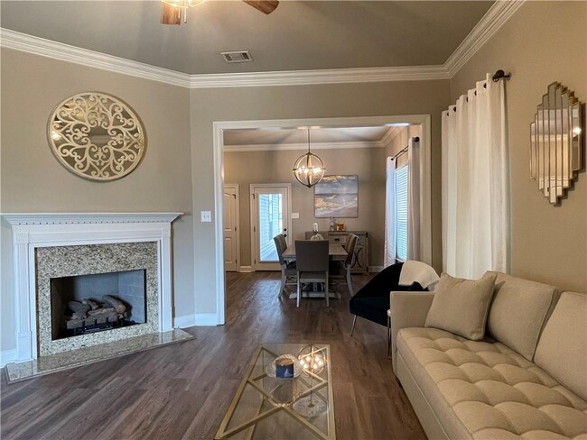 Building Photo - 70404 Chambly Ct