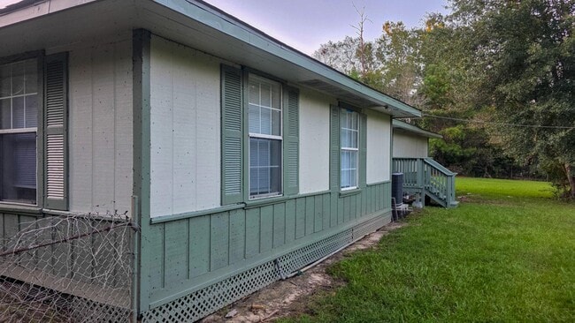 Building Photo - 421 Cemetery Rd