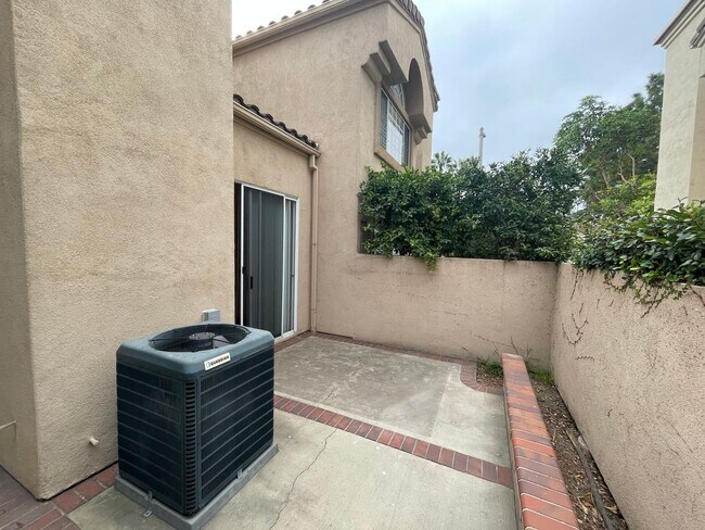 Foto del edificio - Dual Master Two Bedroom Townhome in Westpa...
