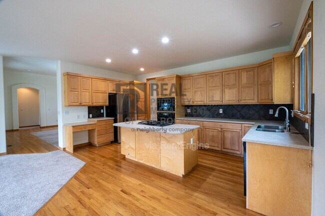 Foto del edificio - 5436 Hunter Dr