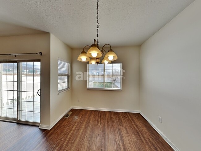 Foto del edificio - 2228 Pointe Meadow Loop