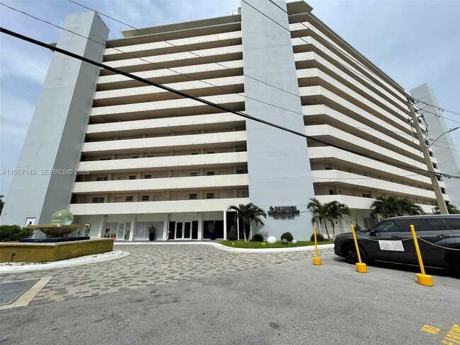 Foto del edificio - 7904 West Dr