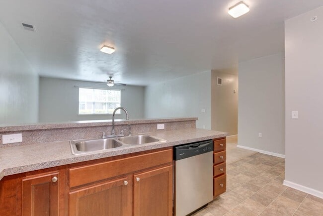Building Photo - Discover this BEAUTIFUL 2-bedroom home in the sought-after Western Branch area!