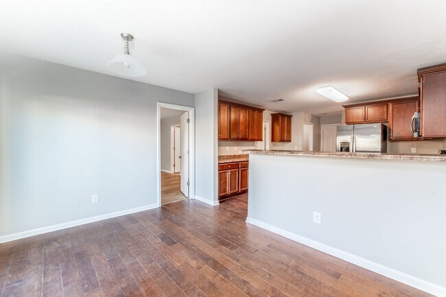 Building Photo - Spacious 5-Bed, 3.5-Bath Residence with 4,003 Sqft, Master on 1st Floor, Elegant Design, & Versat...