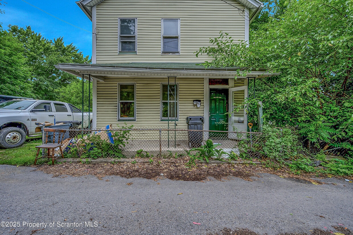 Primary Photo - 1815 Cedar Ave