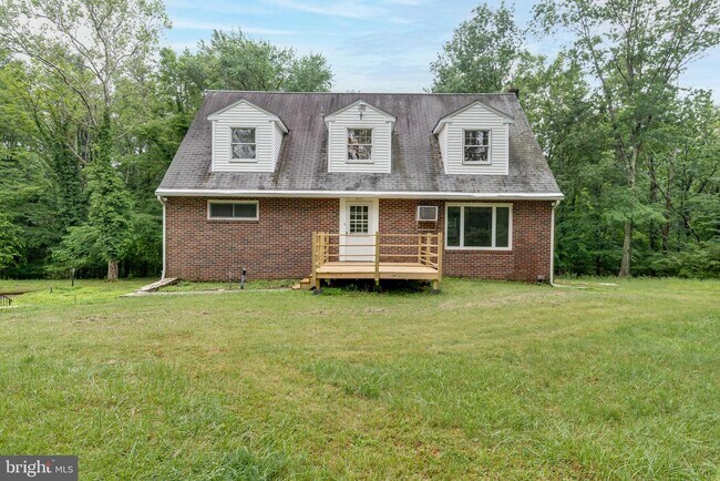 Building Photo - 160 White Pine Way