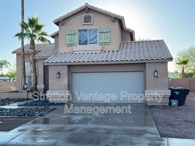 Building Photo - 921 N Red Rock St