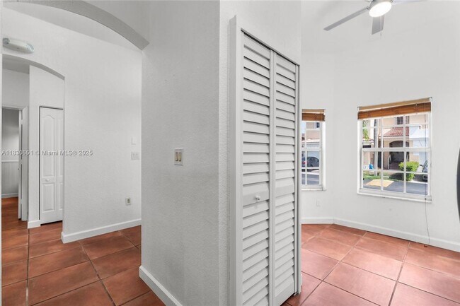Foto del edificio - 16334 SW 103rd St