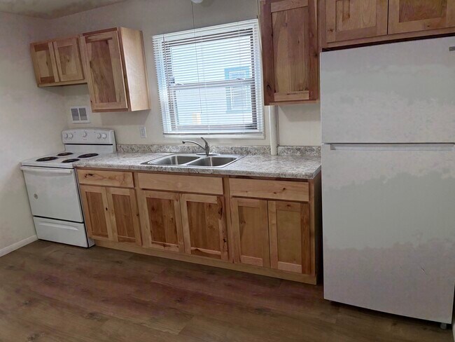 Foto del edificio - 721 Beltrami Ave NW