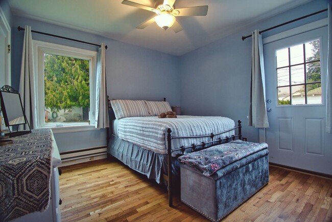Foto del edificio - Check out this gorgeous 2 bed/1 bath home ...