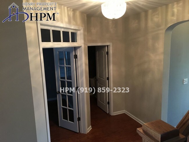 Building Photo - 3007 Valleystone Dr