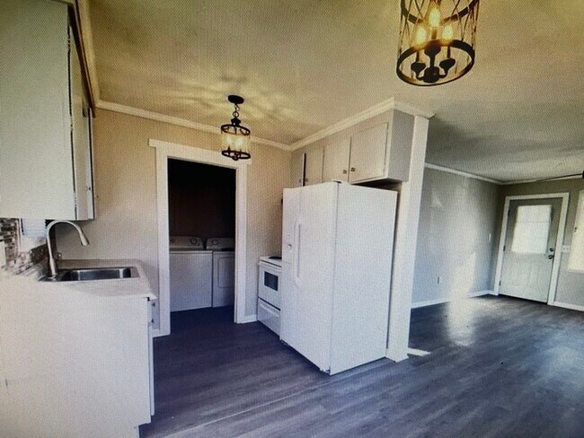 Foto del edificio - 3 bedroom 1 Bathroom