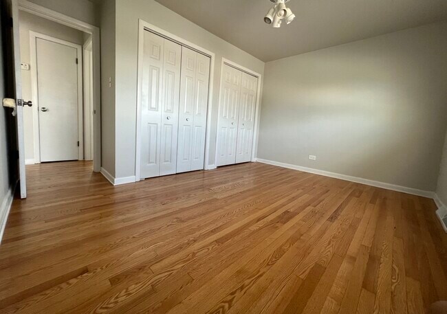 bedroom 1 - 4750 S Pulaski Rd