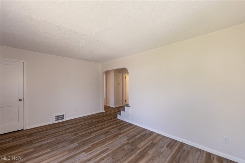 21304 Watson Rd Maple Heights, OH 44137 – photo 5