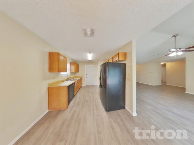 Building Photo - 13923 Flairwood St