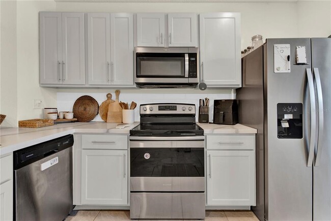 Building Photo - 9042 Pinales Wy