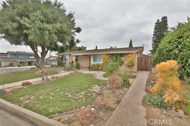 Building Photo - 15305 Manzanares Rd