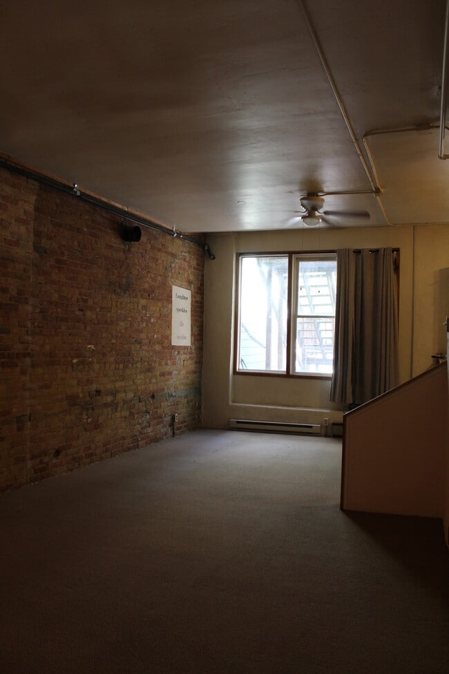Foto del edificio - 720 Cooper Ave