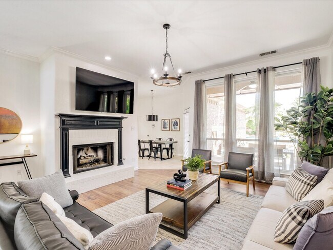 Foto del edificio - 7132 Hunt Ln