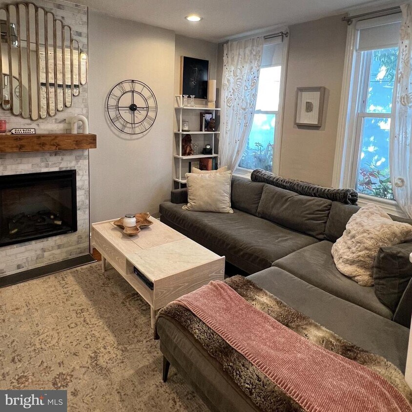 Foto principal - 788 N Croskey St