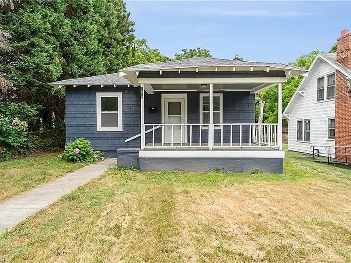 Primary Photo - Charming Fully Renovated Cottage Minutes f...