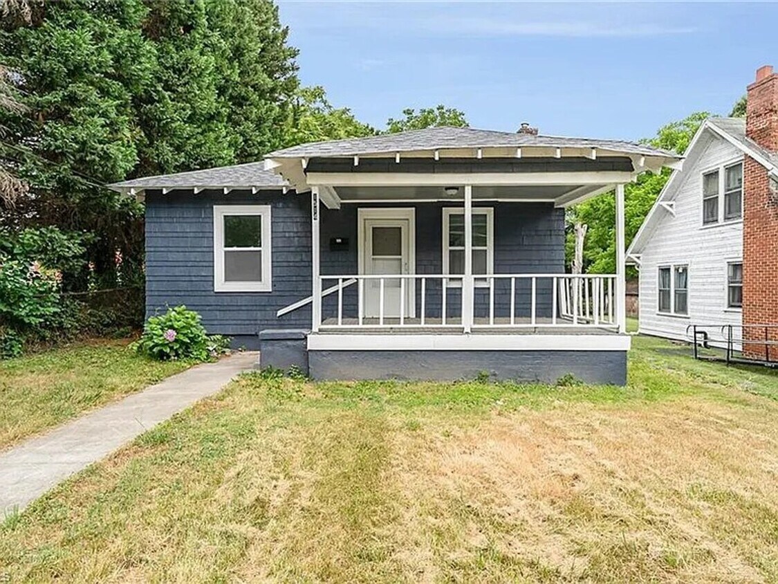 Charming Fully Renovated Cottage Minutes f... - Charming Fully Renovated Cottage Minutes f...