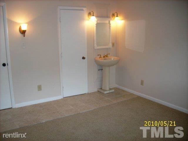 Building Photo - 554 Pine Ridge Pl