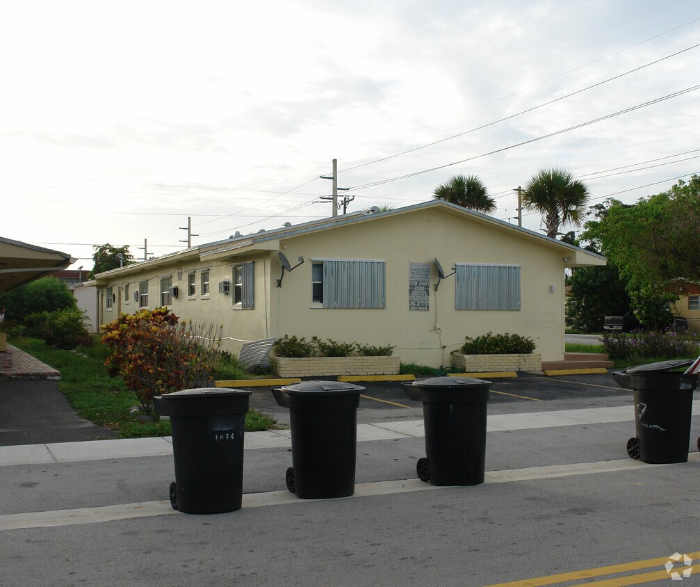 Foto del edificio - 1891 NE 161st St