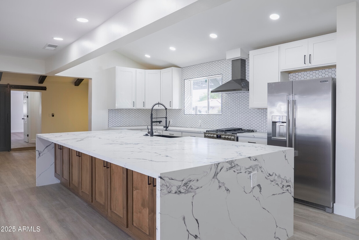 Foto principal - 4148 N Westview Dr