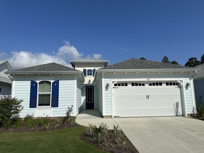 Building Photo - 1027 Parrot Ave