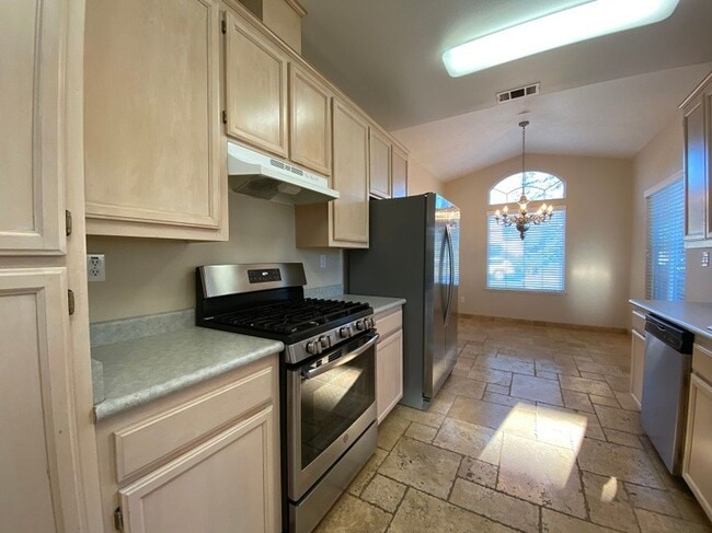 Building Photo - Beautiful Three Bedroom Single Level Napa Home