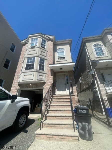 Foto principal - 271 Ellis Ave