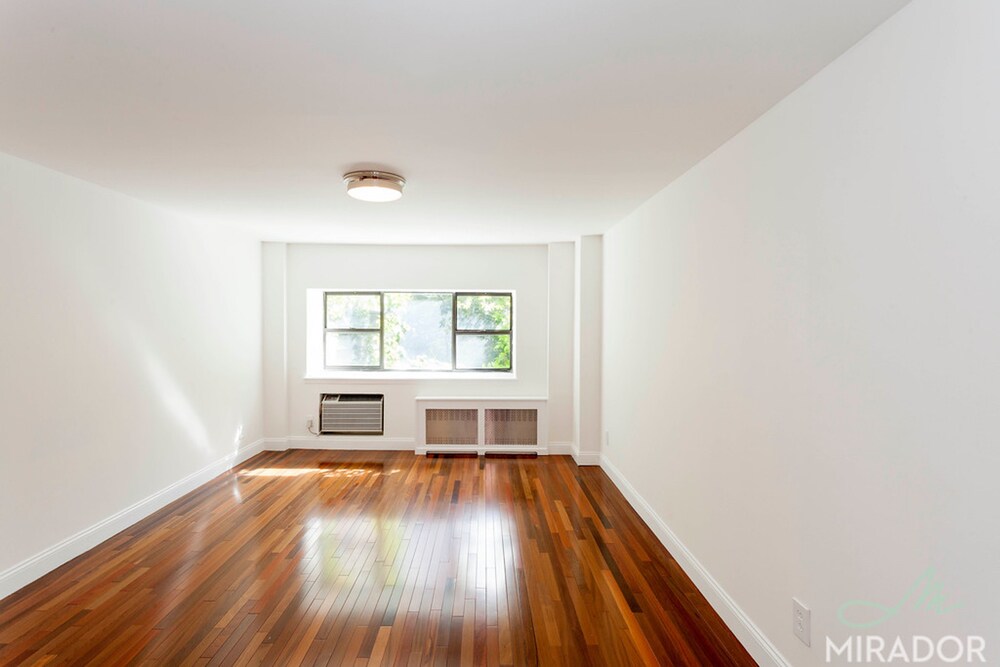Primary Photo - 29 W 16th St