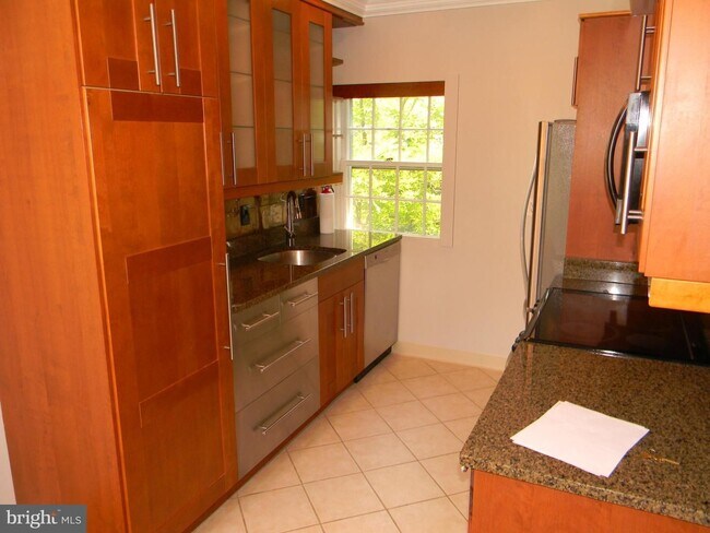 Foto del edificio - 3930 Langley Ct NW