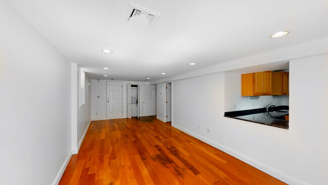 Building Photo - 15 Marcella St