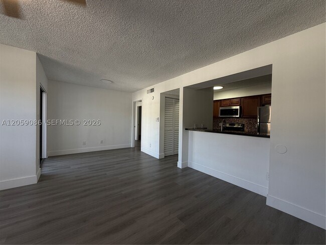 Foto del edificio - 510 S Park Rd