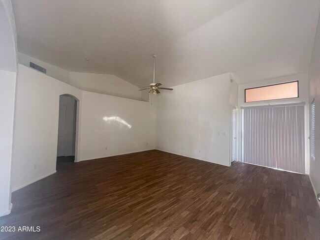 Building Photo - 3827 W Runion Dr