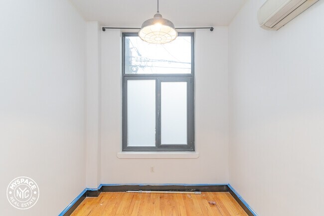 Building Photo - 308 Stanhope St