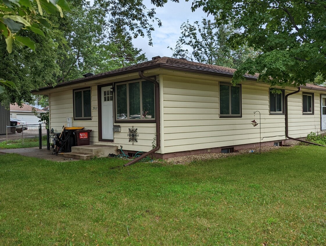 3302 22nd Ave NW, Rochester, MN 55901 Townhome Rentals in Rochester
