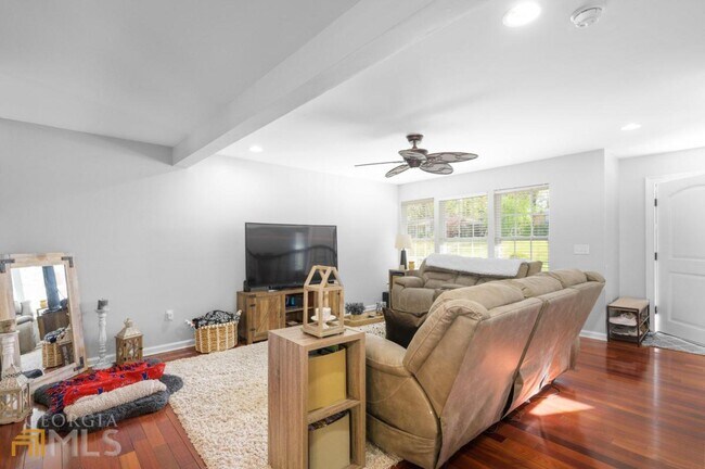 Building Photo - 2616 Boland Dr NE
