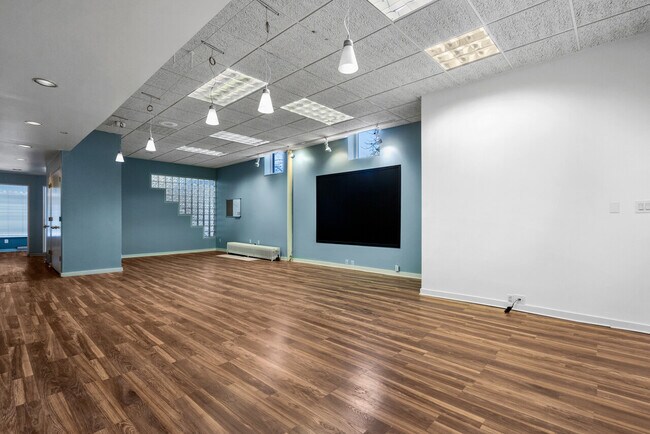 Building Photo - 104 Brown St