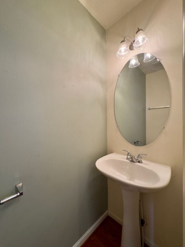 Foto del edificio - Charming 2 Bedroom/2.5 Bathroom Townhome in Aberdeen, MD!