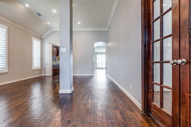 Foto del edificio - 7701 Thistledown Dr