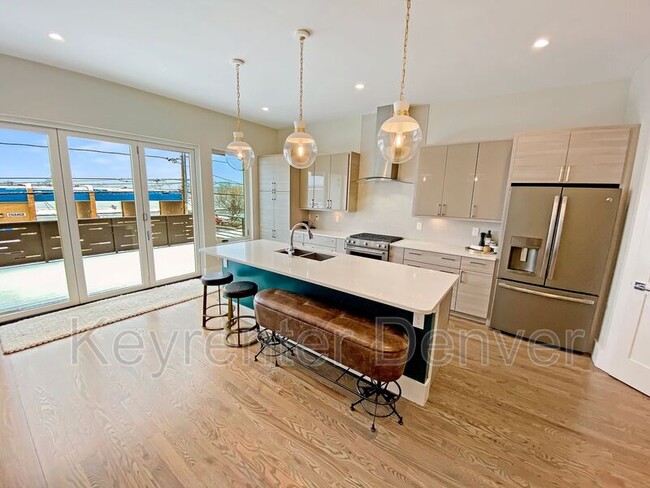 Foto del edificio - 2214 Ames St