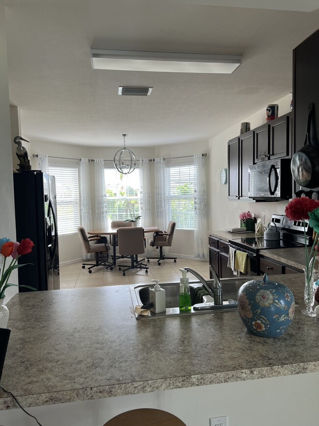 Building Photo - 3501 Acapulco Cir